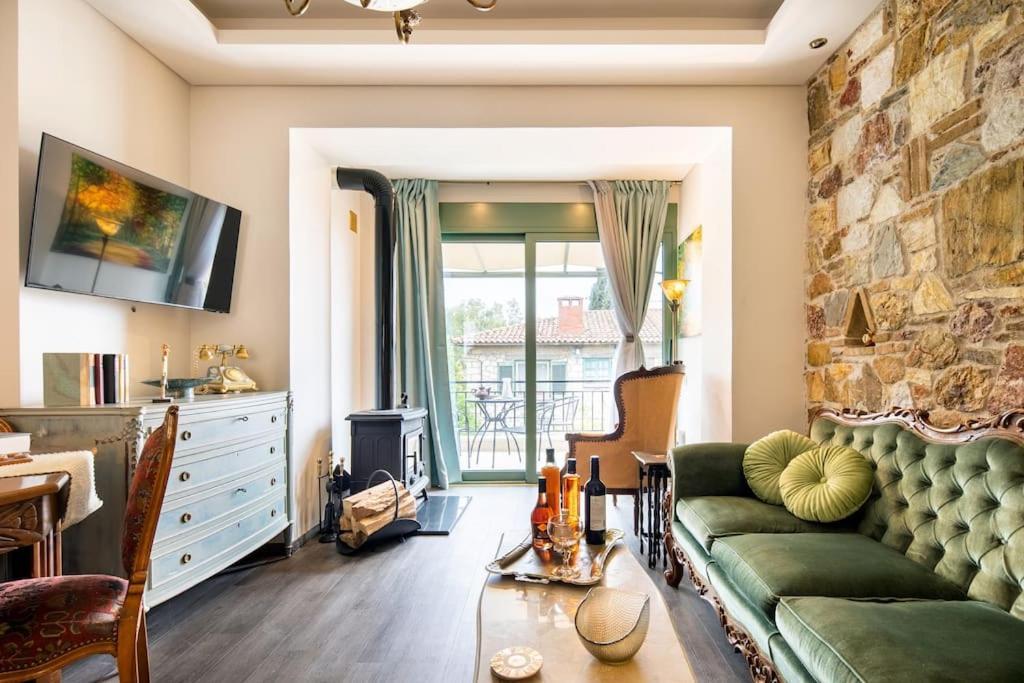 Queen'S Stone Legend, Royal Living By Acropolis Атина Екстериор снимка